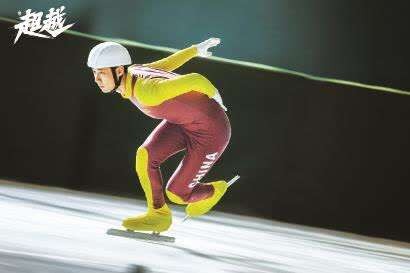 一直在重建的曼联：主教练“死局”，从买C罗回来卖球衣开始